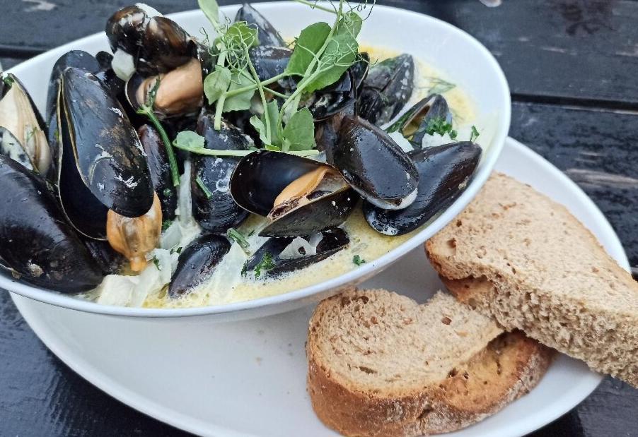 Cadgwith Cove Inn 외부 사진