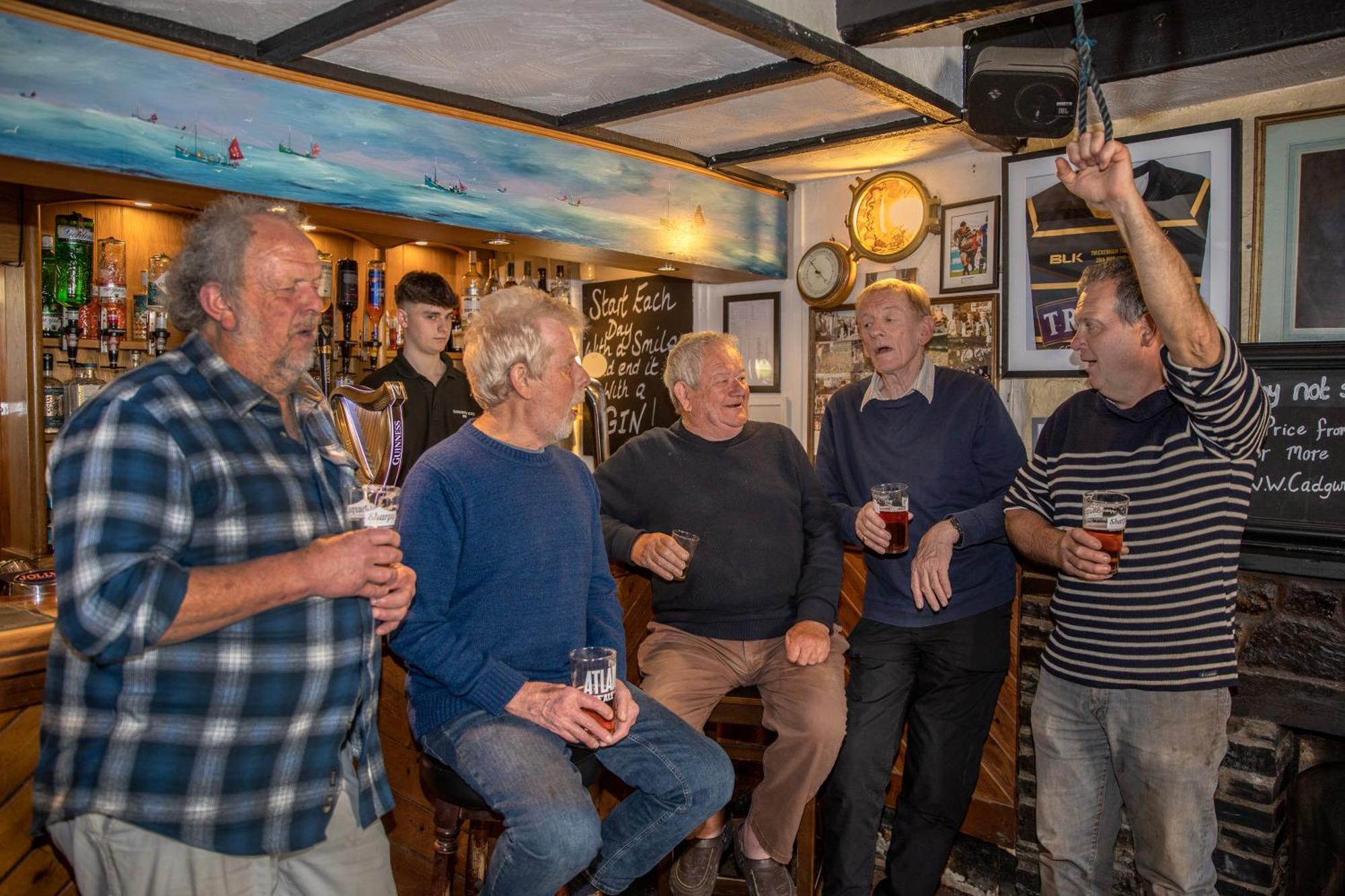 Cadgwith Cove Inn 외부 사진